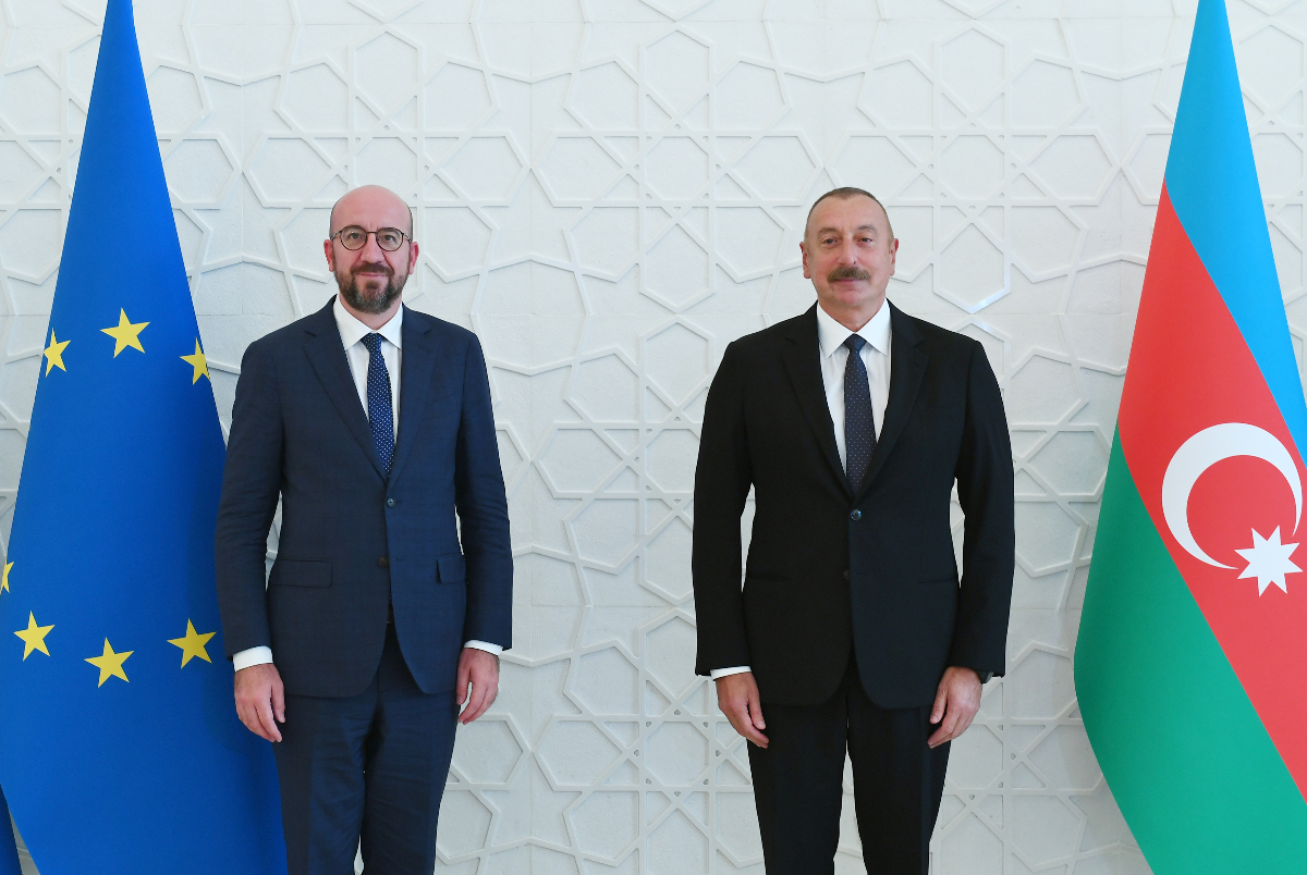 Ильхам Алиев обсудил с Шарлем Мишелем Украину