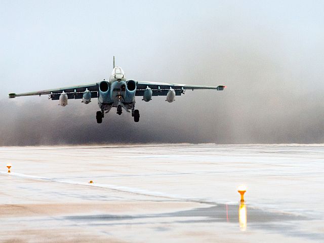 Генштаб ВСУ: за сутки российская армия потеряла три штурмовика Су-25 и три вертолета