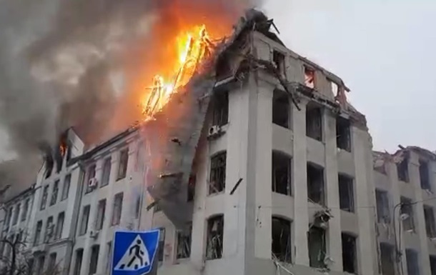 В Харькове нанесен удар по зданию областного управления полиции
