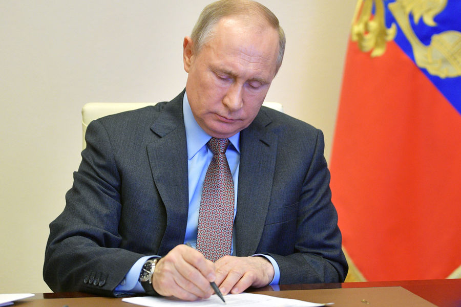 Путин подписал закон об изъятии коррупционных средств чиновников в пользу государства