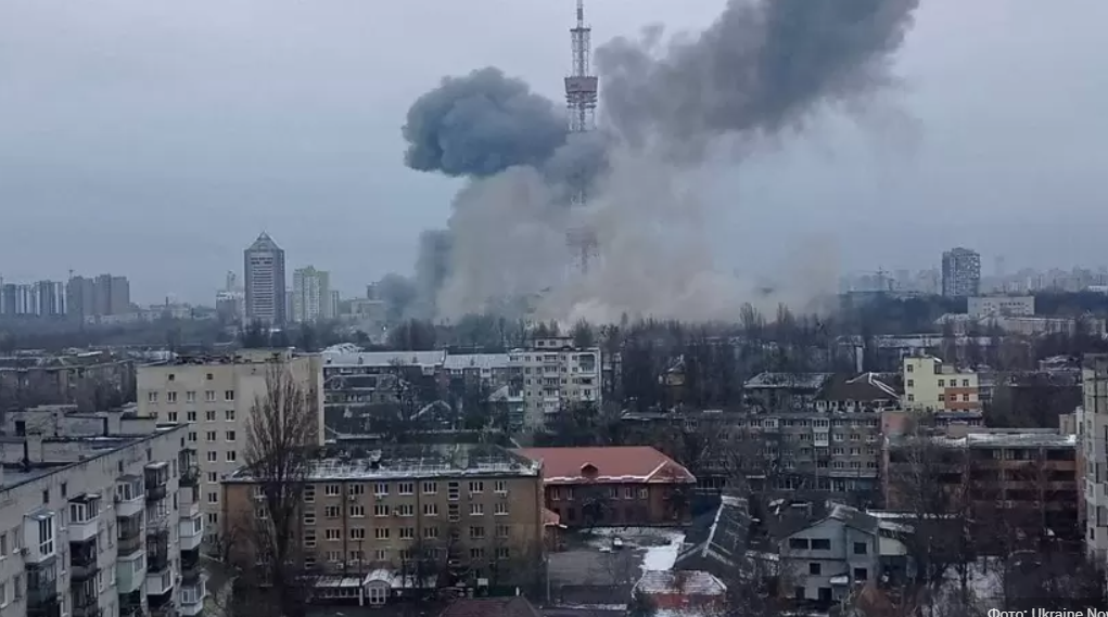 По телевышке в Киеве нанесены два удара - ВИДЕО
