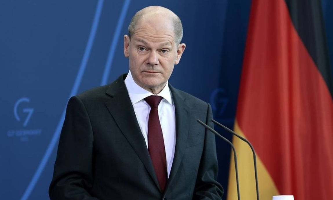 Шольц выступил против ввода миротворцев НАТО на Украину
