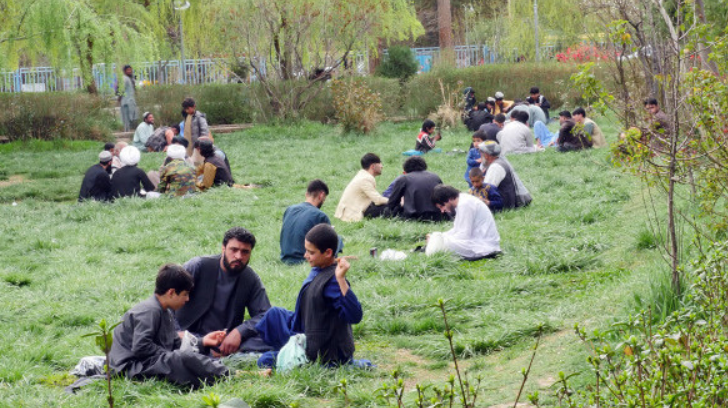 Талибы ввели в Афганистане раздельное посещение парков для мужчин и женщин
