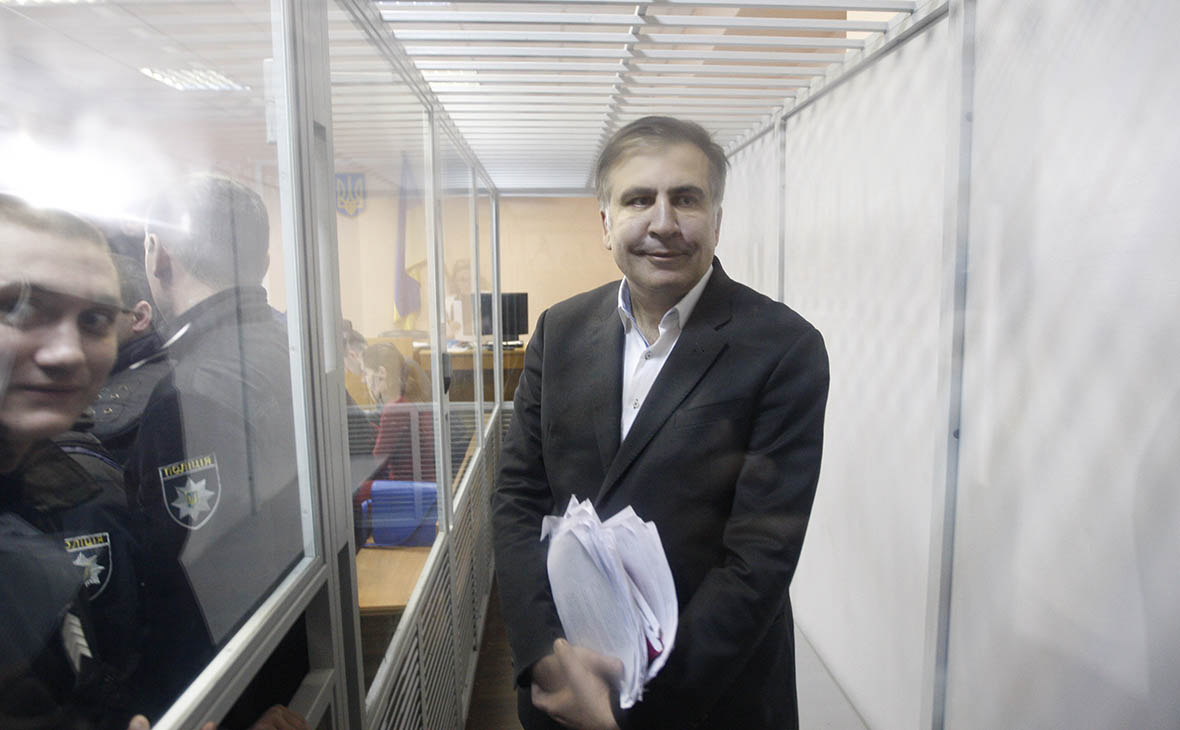 Саакашвили забрали из тюрьмы на обследование в Тбилиси
