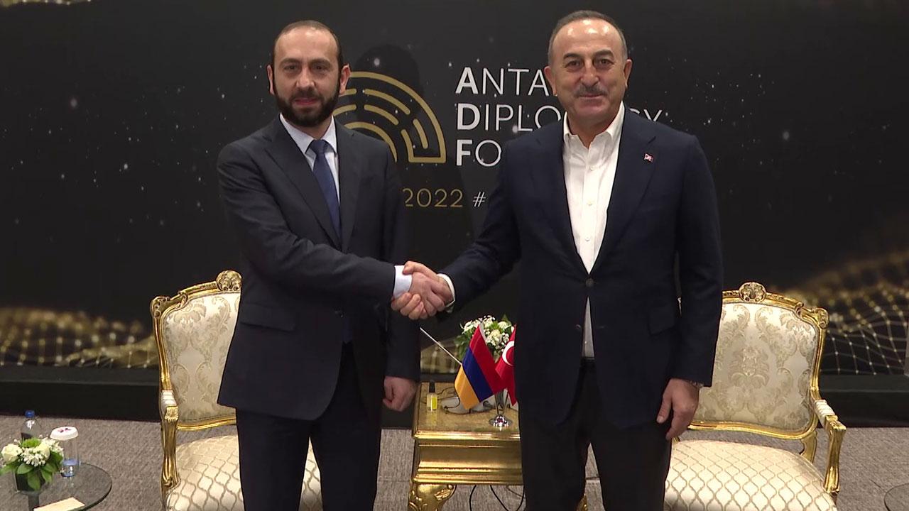 Состоялась встреча глав МИД Турции и Армении
