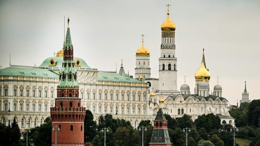 Кремль: Руководство РФ не изменит позиции из-за санкций
