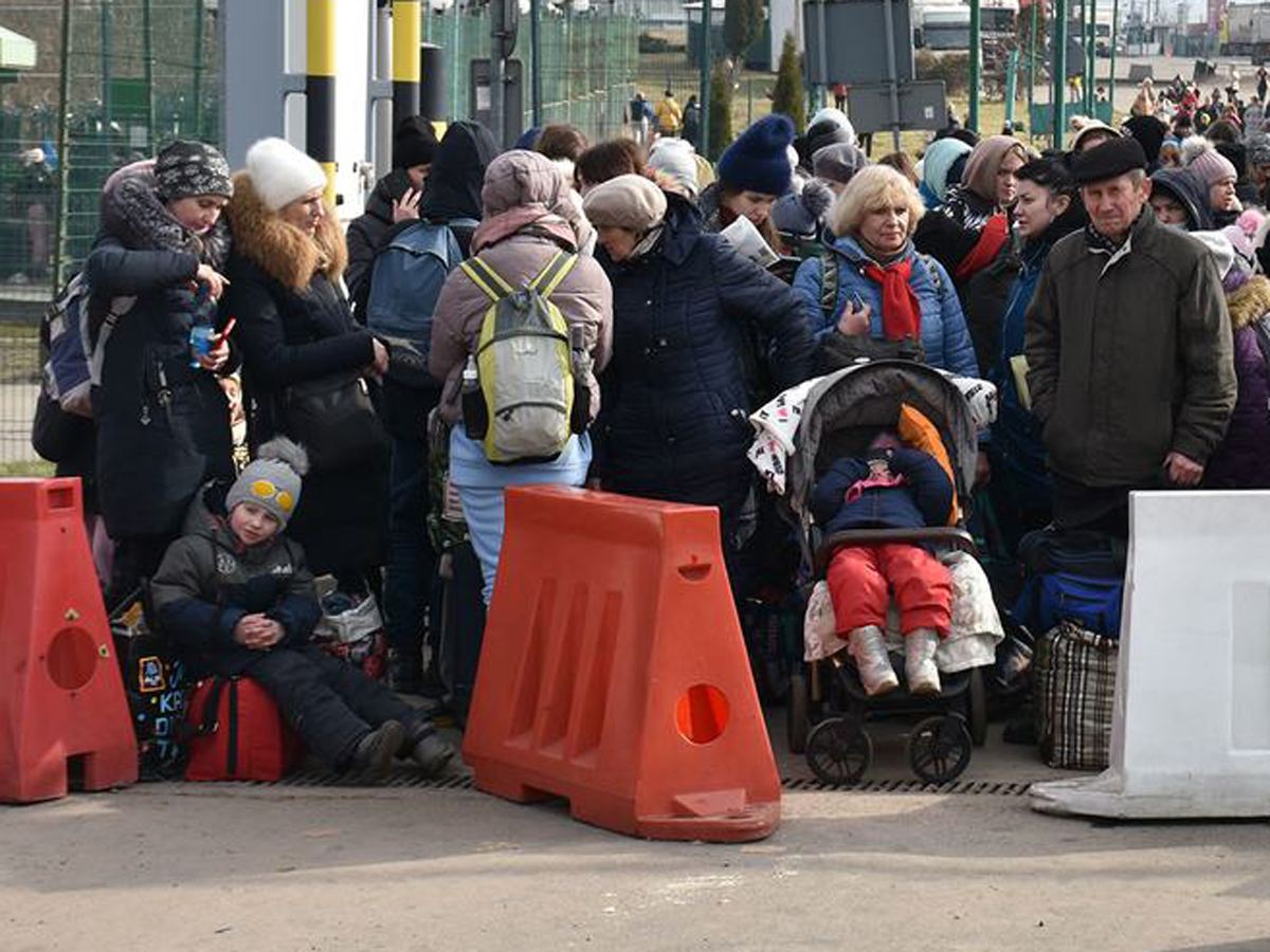 В Польшу из Украины прибыли уже два миллиона беженцев