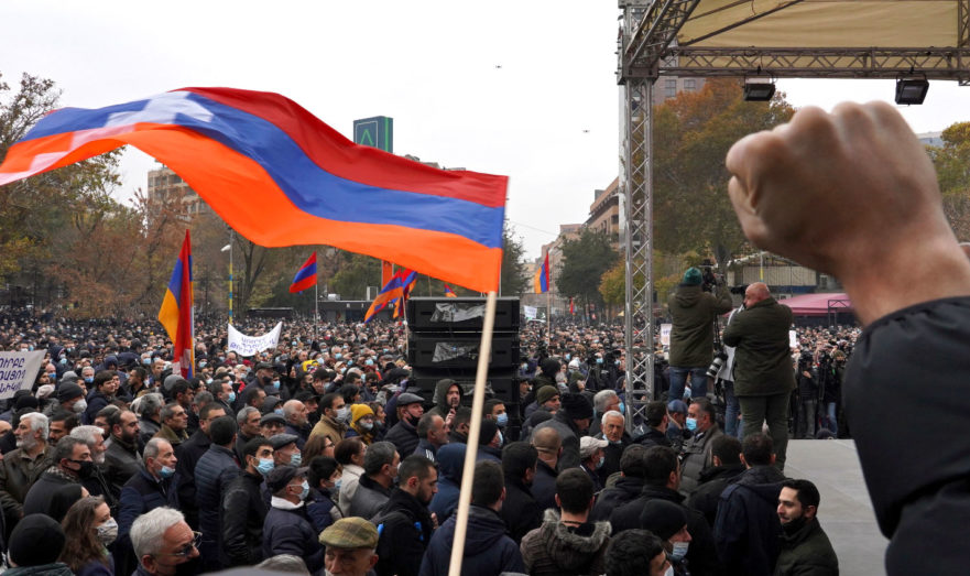Противники Пашиняна начали очередное шествие с требованием его отставки