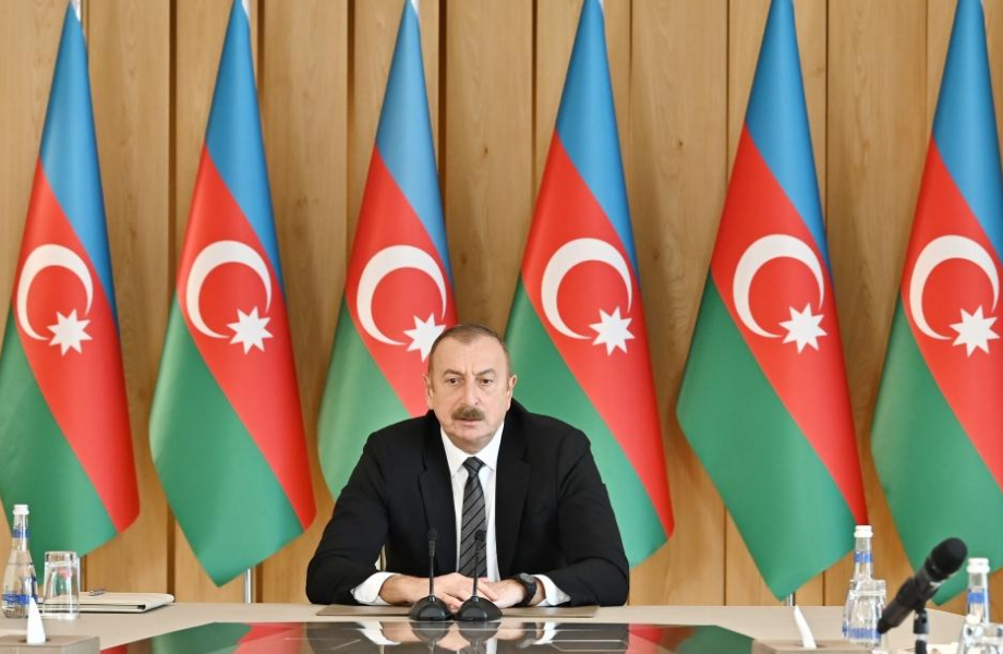 Ильхам Алиев: "Армения должна понять, что не сможет помешать нашим планам"