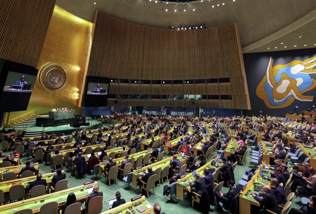 Генассамблея приостановила участие России в СПЧ ООН
