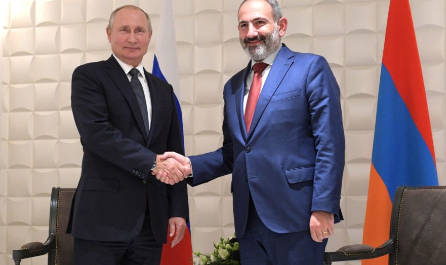 Пашинян обсудит с Путиным договоренности по Карабаху
