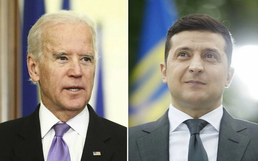 Байден обсудил по телефону с Зеленским поддержку США Украины
