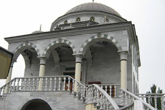 СМИ: освобожденные из заложников в мечети в Мариуполе мусульмане - граждане Азербайджана
