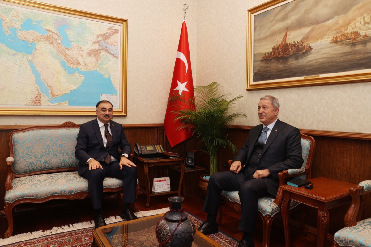 Хулуси Акар встретился с послом Азербайджана
