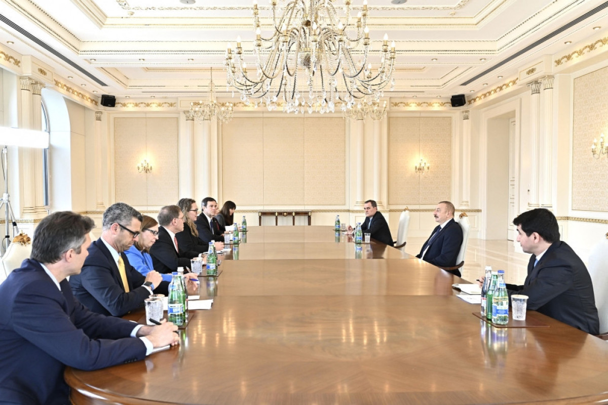 Президент Ильхам Алиев принял заместителя помощника госсекретаря США
