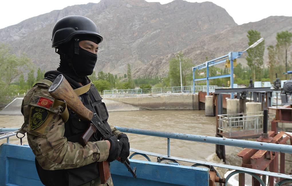 Киргизия и Таджикистан договорились об отводе сил от границы