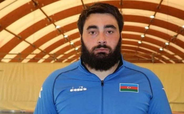 ЧЕ: Азербайджанский борец, вышел в полуфинал, одолев армянского соперника
