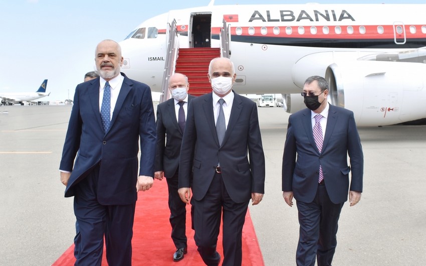 Премьер-министр Албании прибыл в Азербайджан с официальным визитом
