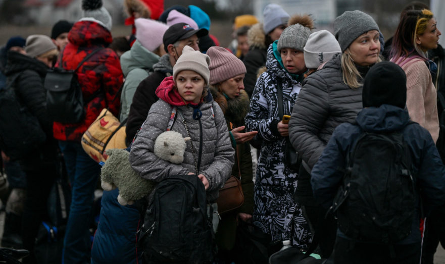 Франция выделила украинским беженцам пособие в размере €426
