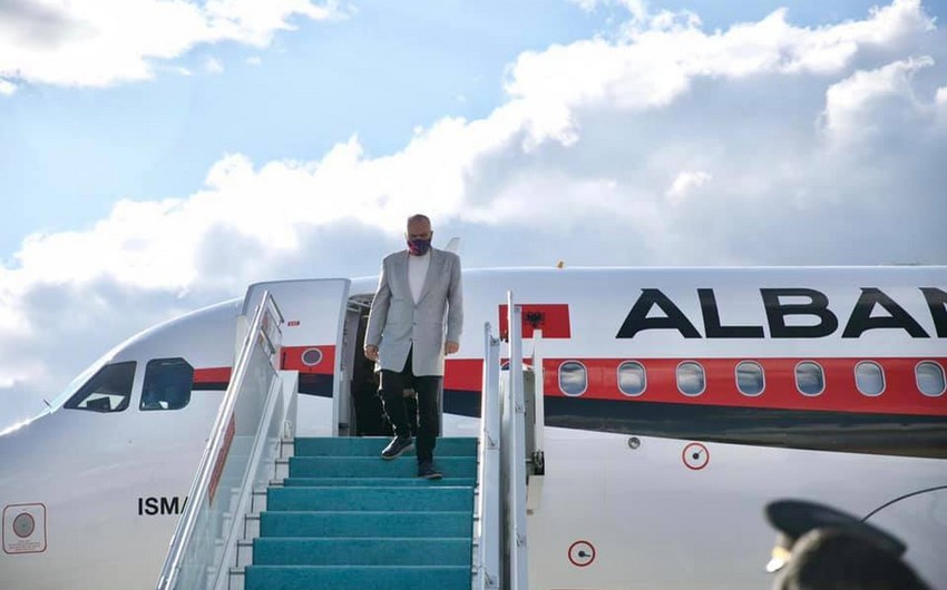 Премьер-министр Албании прибывает в Азербайджан
