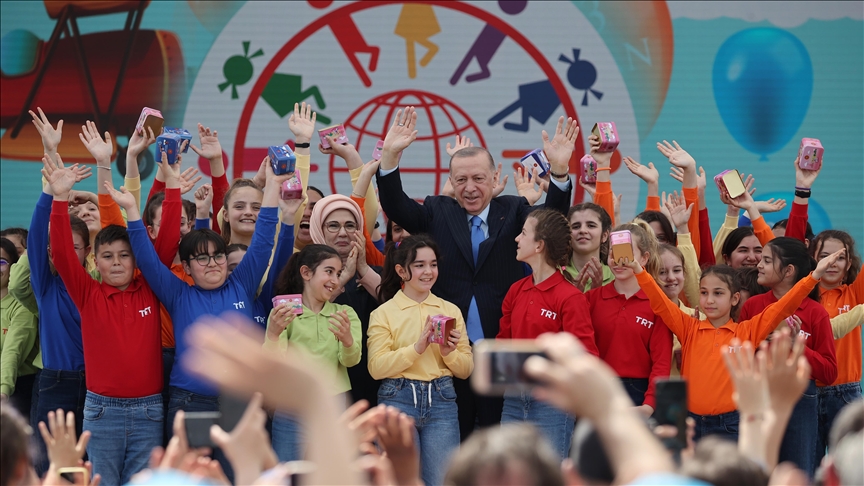 Эрдоган поздравил детей Турции с праздником 23 апреля
