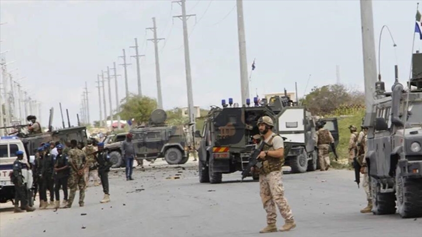 Взрыв на пути военной колонны в Сомали, 7 погибших
