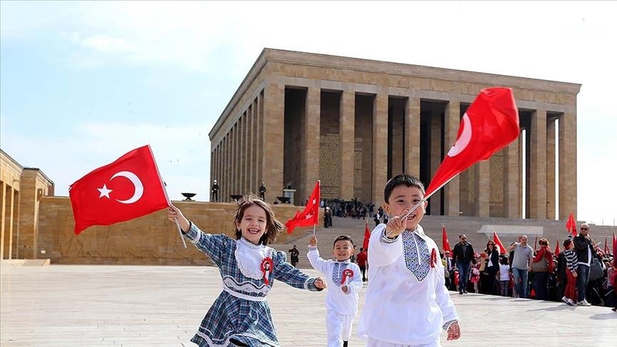 В Турции отмечают День национального суверенитета и детей
