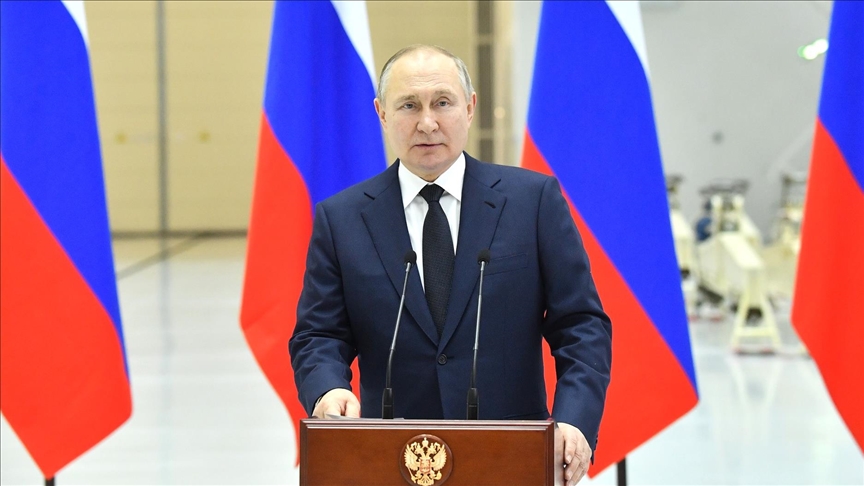 Путин заявил о сбоях в оплате нефтегазовых поставок в «недружественные» страны
