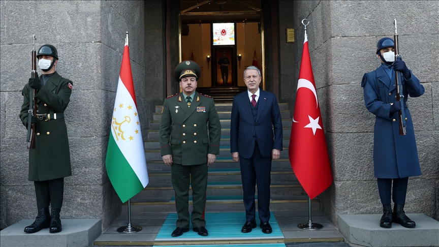 Анкара и Душанбе нацелены на развитие военного сотрудничества
