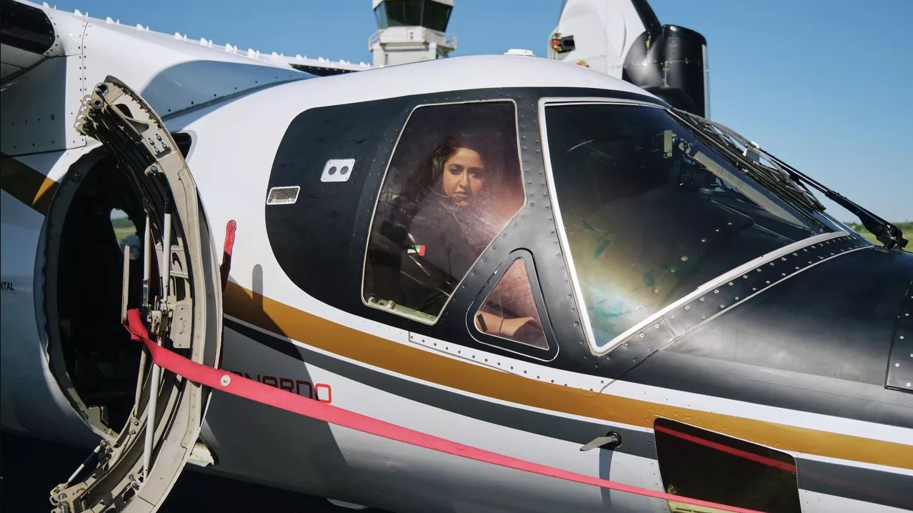 В Дубае появилась первая женщина-пилот конвертоплана - ФОТО
