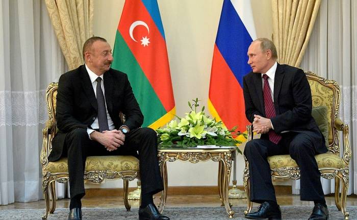 Путин и Алиев обсудили по телефону договоренности по Карабаху