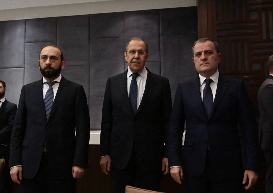 В Душанбе состоялась встреча глав МИД Азербайджана, России и Армении. Что дальше?