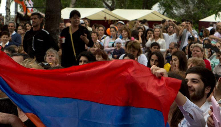 Армянская оппозиция вышла на новый протестный митинг в Ереване
