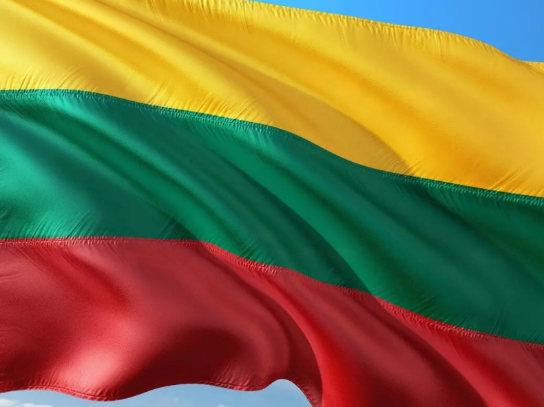 Литва отказалась от посла в России
