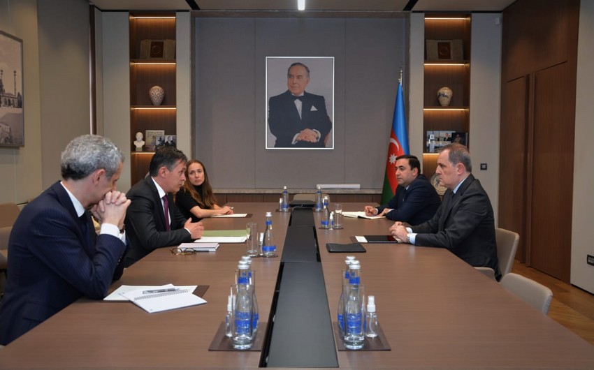 Джейхун Байрамов обсудил с главой МИД Франции процесс нормализации отношений с Арменией
