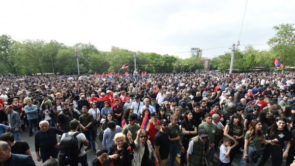 Оппозиционеры установят палаточный лагерь в центре Еревана
