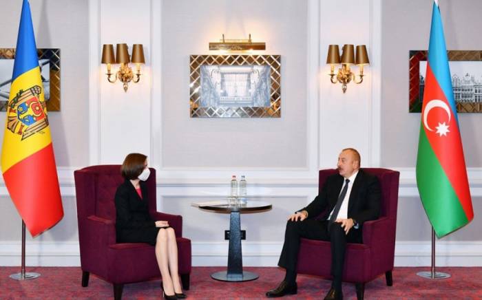 Президент Молдовы позвонила Ильхаму Алиеву
