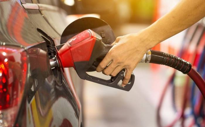 В Британии цены на бензин достигли нового исторического максимума
