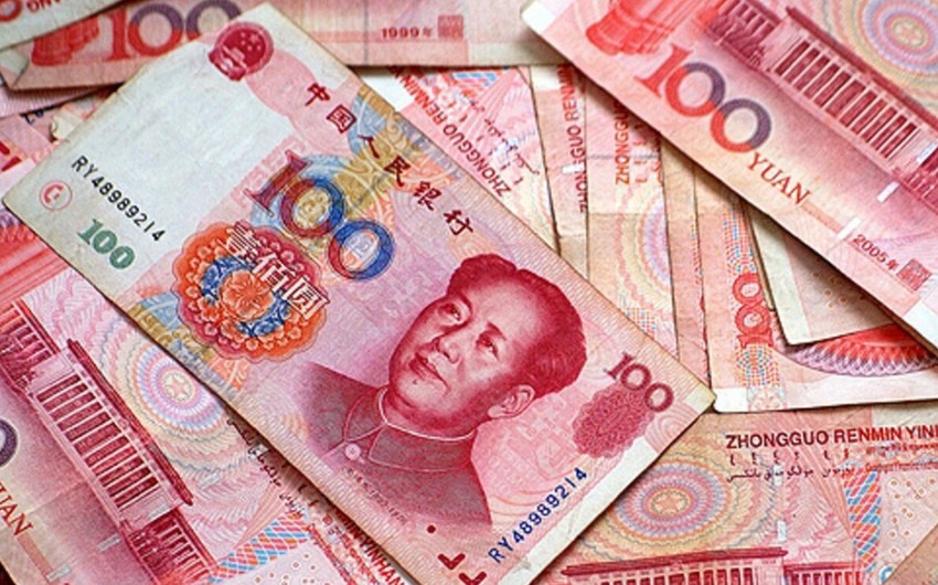Центробанк Китая понизил курс юаня к доллару до нового минимума за полтора года
