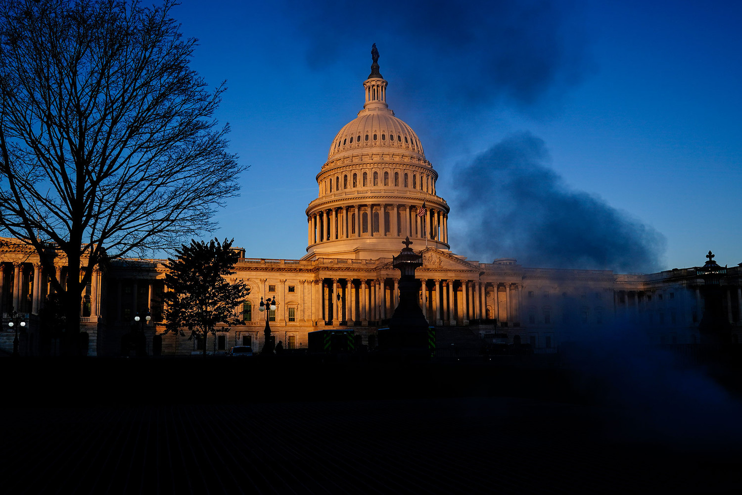 Сенат США поддержал законопроект о многомиллиардной помощи Украине
