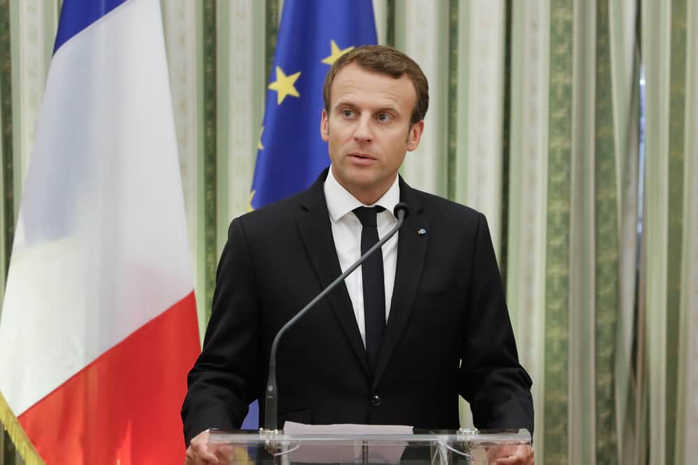 Макрон объявил о переводе Франции на военную экономику
