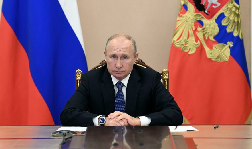 Путин поздравил российских мусульман с Ураза-байрамом
