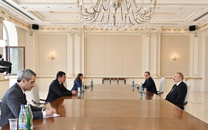 Президент Ильхам Алиев принял посла МИД Франции по Восточному партнерству

