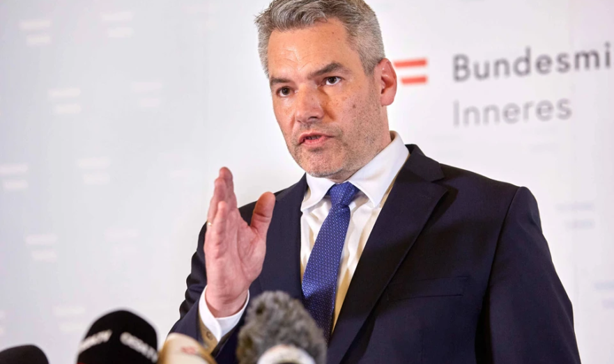СМИ: канцлер Австрии пригрозил отобрать у «Газпрома» газовое хранилище в Зальцбурге
