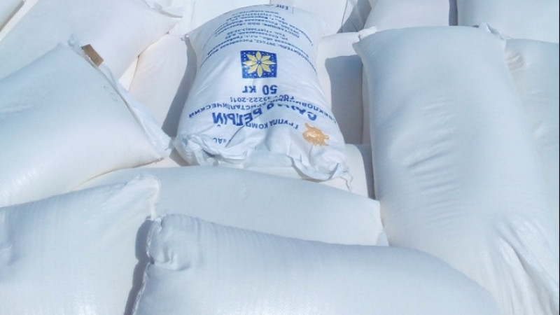 Грузовик с 40 тоннами сахара не пустили из России в Казахстан