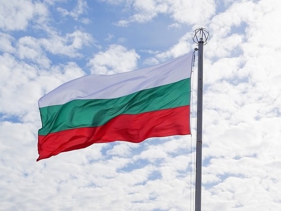 Болгария вышлет 70 дипломатов и техперсонал посольства России
