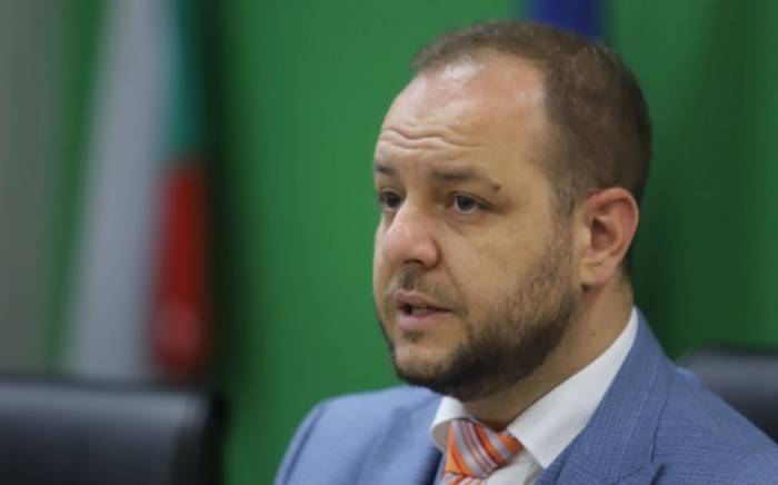 Вице-премьер и министр экологии Болгарии заразился коронавирусом
