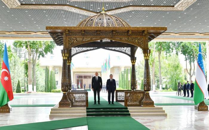 Президенты Азербайджана и Узбекистана выступили с заявлениями для прессы
