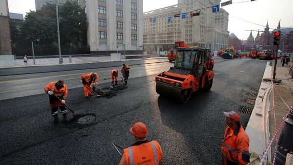 Проводится демонтаж незаконной парковки в центре Баку
