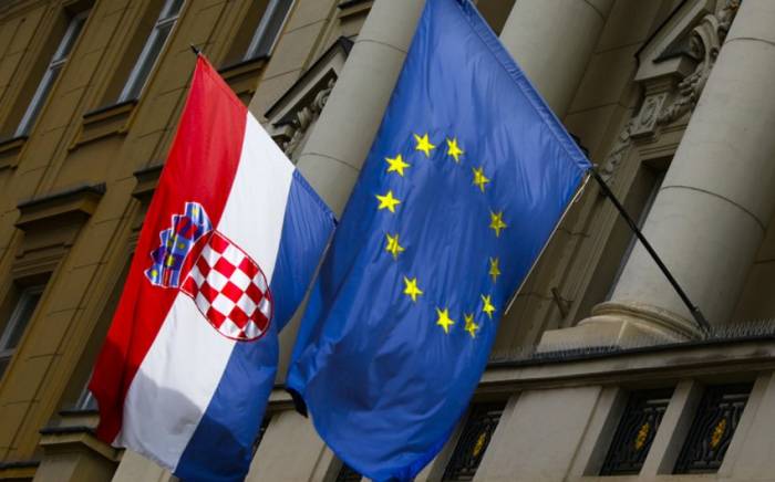 Саммит ЕС утвердил вступление Хорватии в зону евро
